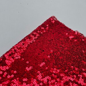 3mm Mini Sequins Tissu Matériau 1 voie extensible 130cm ou 51 de large Paillettes étincelantes Rouge image 4