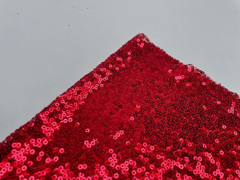 3mm Mini Sequins Tissu Matériau 1 voie extensible 130cm ou 51 de large Paillettes étincelantes Rouge image 4