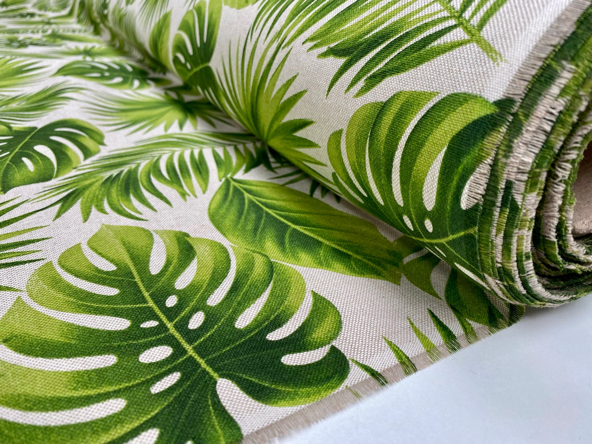  Soimoi Green Silk Fabric Oak & Beech Leaves Print