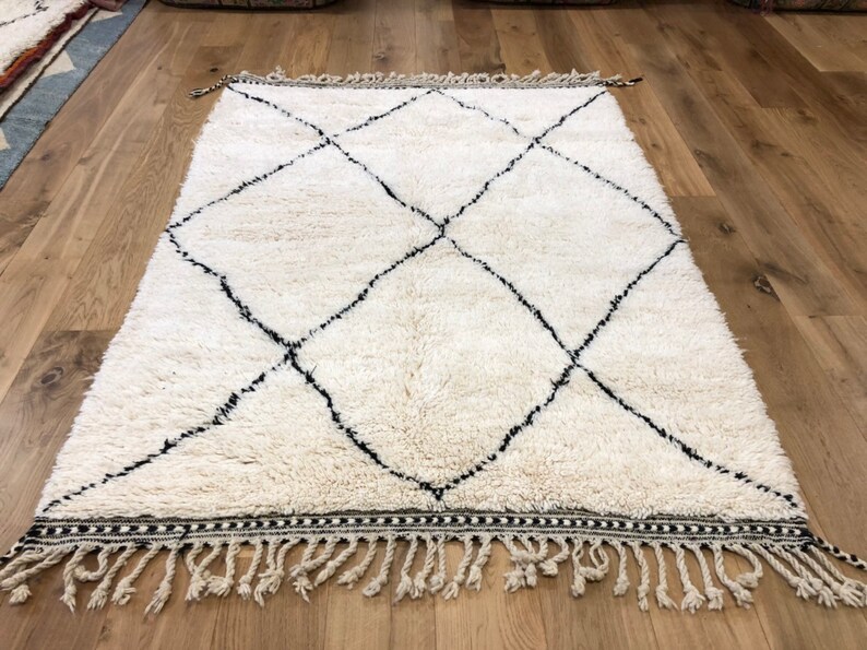 Berber Rug White Carpet Black Diamond Design Kids Room Living Geometric Soft Wool Pile Um Size