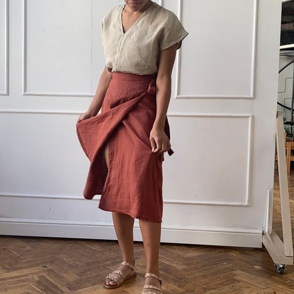 Linen wrap skirt with side tie. A-line skirt