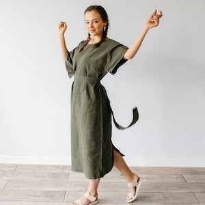LINEN DRESS with long textile belt in green color, half sleeve dress, midi dress, casual dress, green dress, linen summer dress
