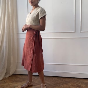 Linen wrap skirt with side tie. A-line skirt image 2