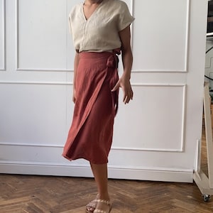 Linen wrap skirt with side tie. A-line skirt image 3