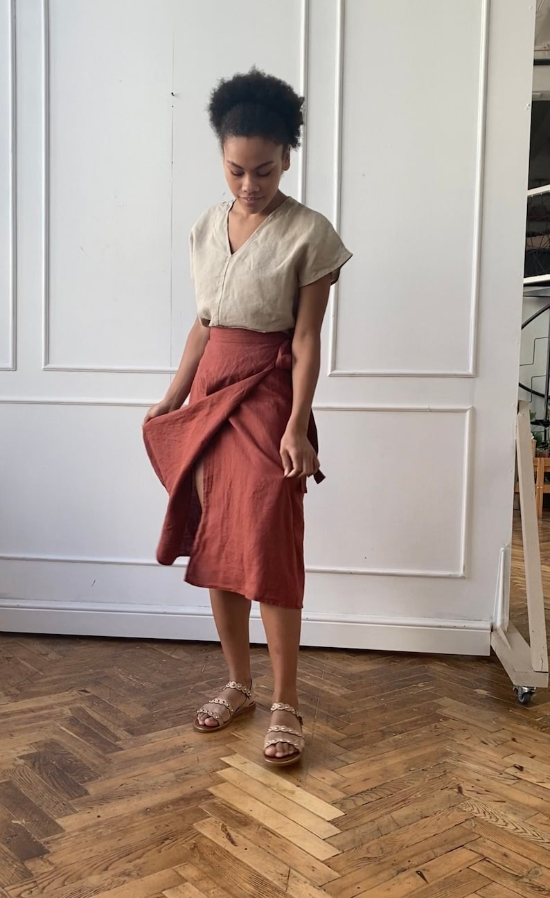 Linen wrap skirt with side tie. A-line skirt image 1