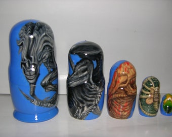Aliens nesting doll