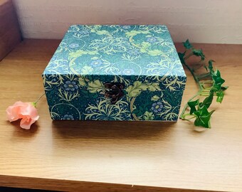 Jewellery, keepsake, memory, box. William Morris Print decoupage