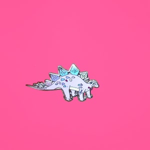 Stegosaurus enamel Pin, jurassic park, Dinosaur enamel pin, stegosaurus pin badge, boy dino gift, dinosaur pin badge, gift for her image 3