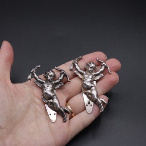 Vintage 1930s 1940s hand cast sterling silver Keim London cupid or cherub novelty dress clip pair 34.15g image 6