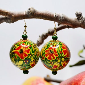 Ohrringe Hand bemalt Holzohrringe russischen Folk-Stil Khokhloma Malerei Haken Gold Filled 14 K .Made to order.