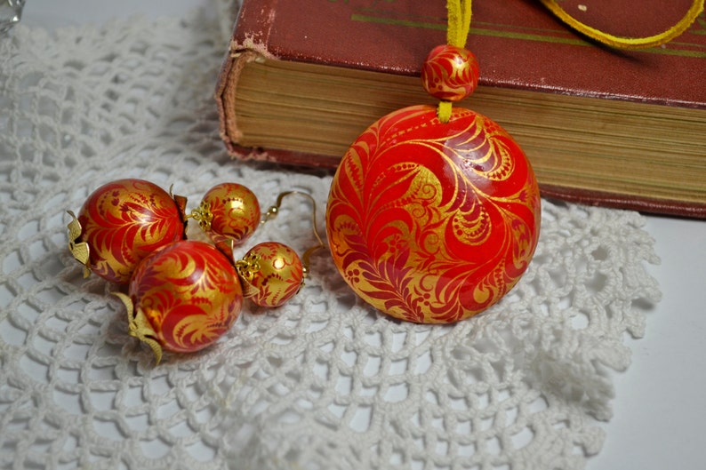 Hand painted Pendant Wooden Necklace Russian folk style Khokhloma painting.Made to order.