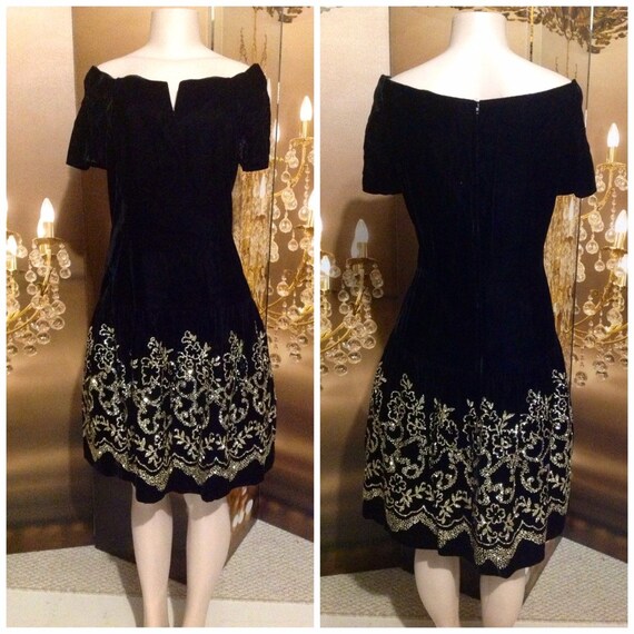 Lovely Black Velvet Dress with Gold Sequence At B… - image 7