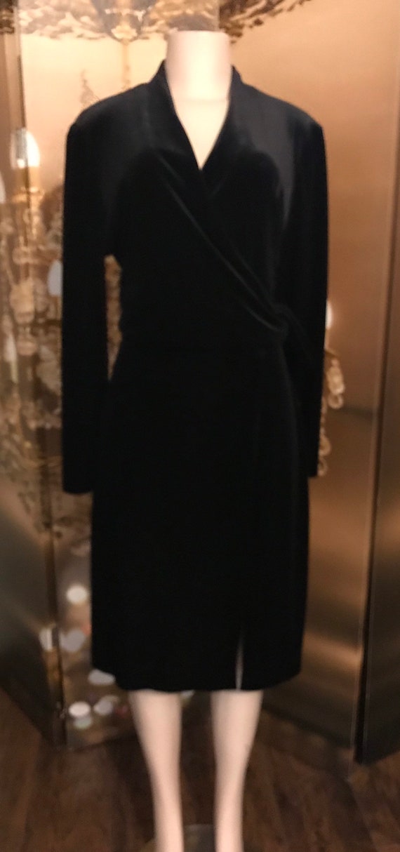 Beauiful Black velvet dress - image 1