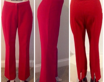 Pantalones rojos simplemente básicos