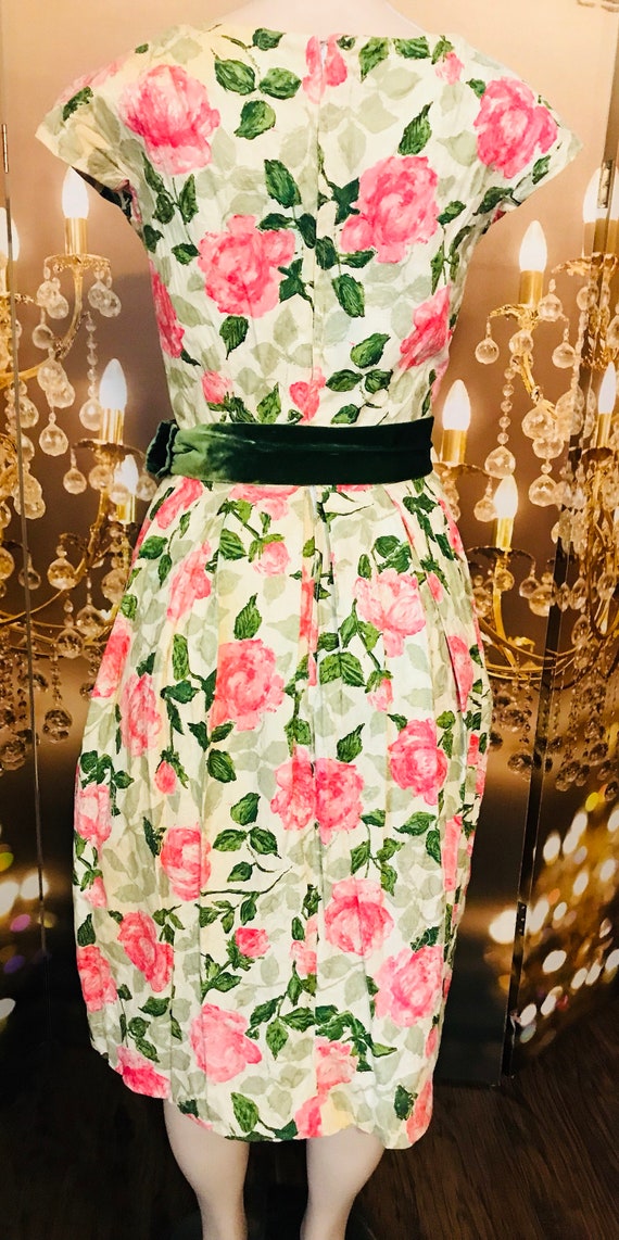 Gorgeous true vintage floral dress - image 9