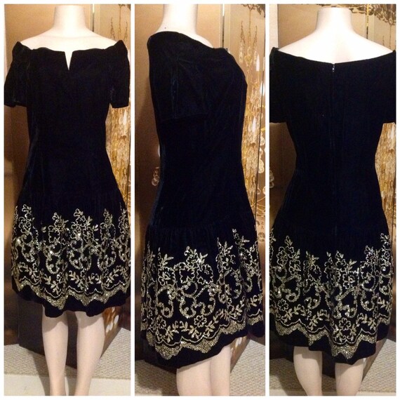 Lovely Black Velvet Dress with Gold Sequence At B… - image 6