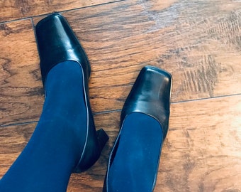 Navy blue Nine West pumps