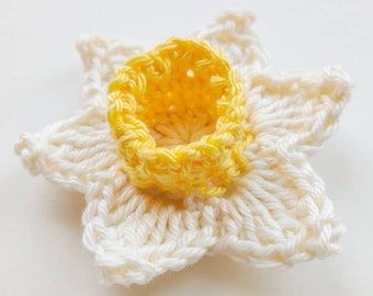 Crochet Daffodil Corsage and Garland US Terms