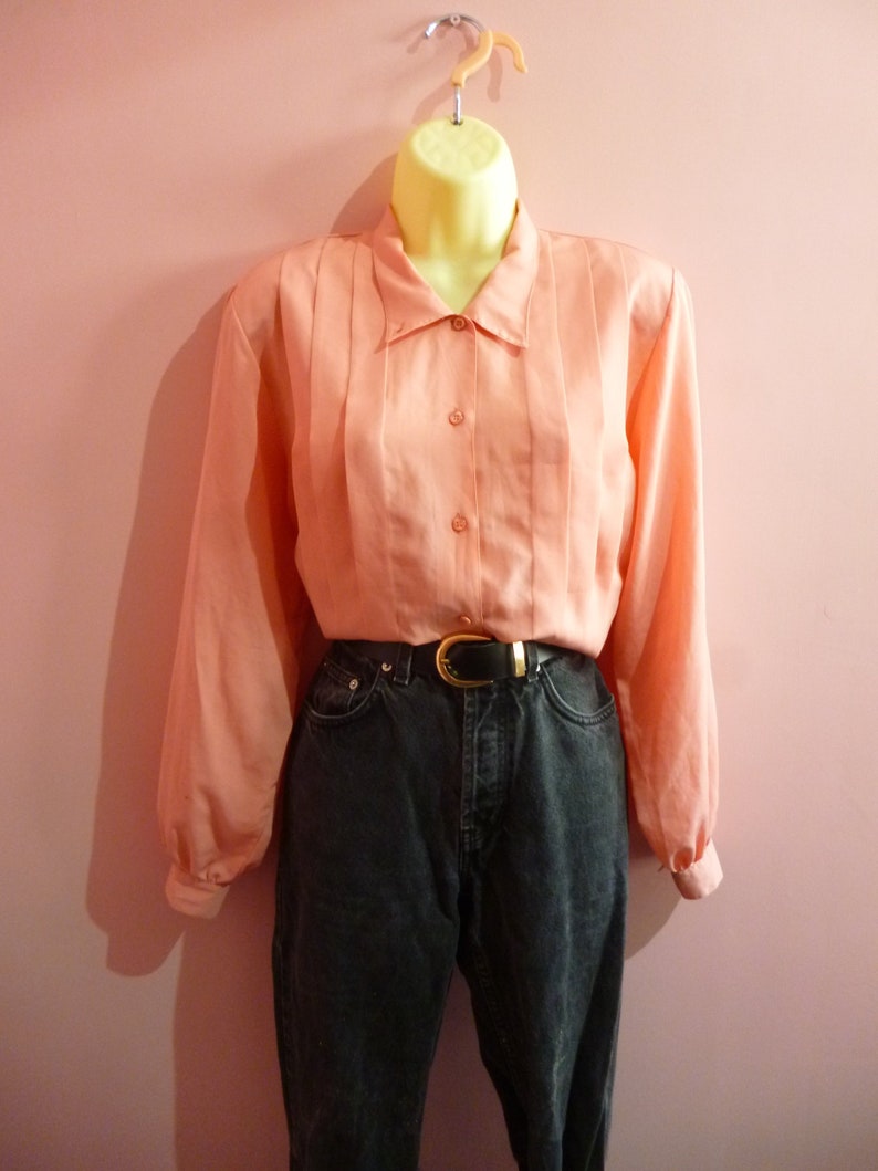 Vintage 1980s Peach Shell Pink Pleat Front Blouse Formal Work Office Shirt Top Coral Size 12 M