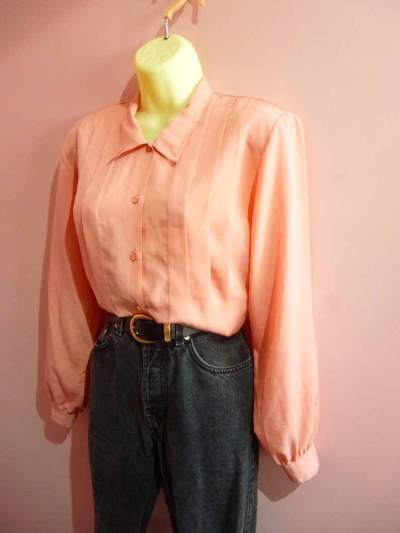 Vintage 1980s Peach Shell Pink Pleat Front Blouse Formal Work Office Shirt Top Coral Size 12 M