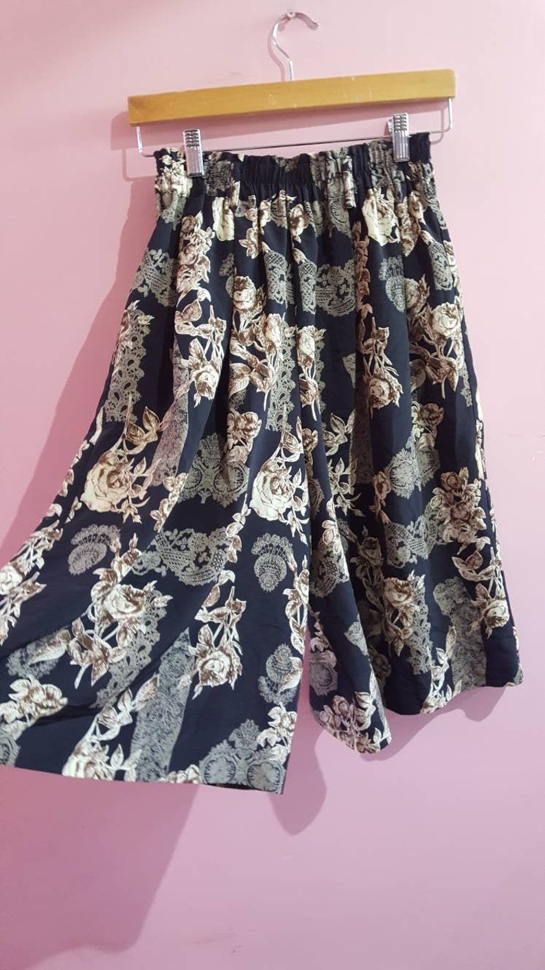 Vintage 1990s Floral Rose Lace Print Paisley High Waisted Culottes Shorts Skirt Skort Brown Grey Black Small 8-10