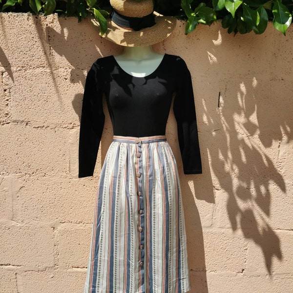 1980s VINTAGE beautiful Schrader Sport button through Midi skirt with geometric vertical stripe pattern off white size 14