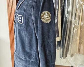 Chaqueta de pana estilo académico retro de los 90 con parche conmemorativo '89'.