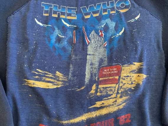 80's Who Sweatshirt / Distressed T-shirt / Medium… - image 8