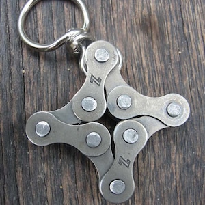 Bicycle Chain Keychain: 4-Point Star (St. Brigid&#39;s Cross)