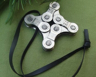 Bicycle Chain Ornament: 4-Point Star (St. Brigid's Cross)