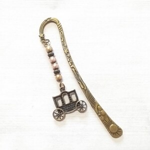Carriage Coach Bookmark Metal Book Hook with Faux Pearl Glass Beads, Beaded Bronze Book Mark and Planner Calendar Horse and Carriage Theme