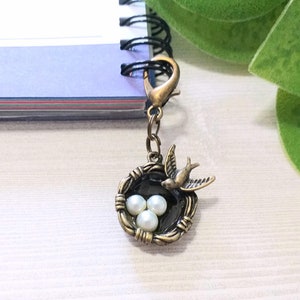 Birds Nest Zipper Pull, Mom Nesting Charm Key Chain Clip, Binder Planner Jewelry, Mother Bird Keychain Clasp, Nature Gifts for Mother's Day