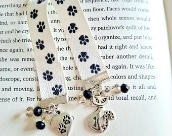 Cat Beaded Bookmark, Paw Print Ribbon Bookmarker, Cat Charm Book Accessories, Paw Print Novel Jewelry, Cat Pendant Book Mark, Bibliophile