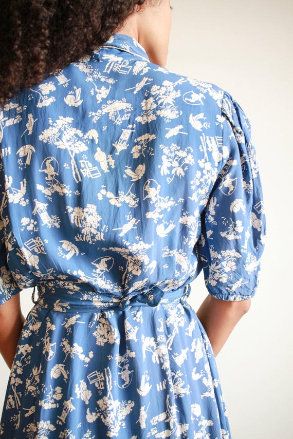 1940s Cerulean Cold Rayon Chinoiserie Motif Belte… - image 5