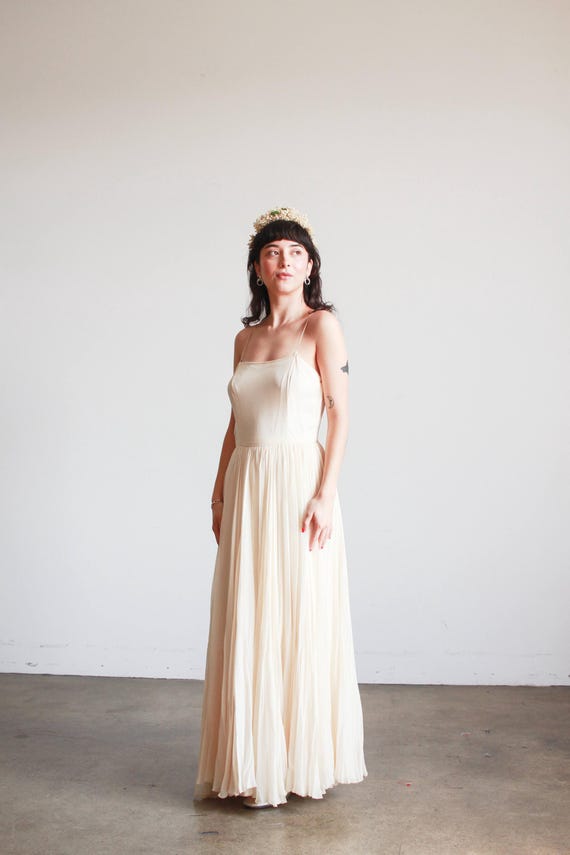 open lace back dress White Pleated Chiffon Long Maxi Dress White / US 16