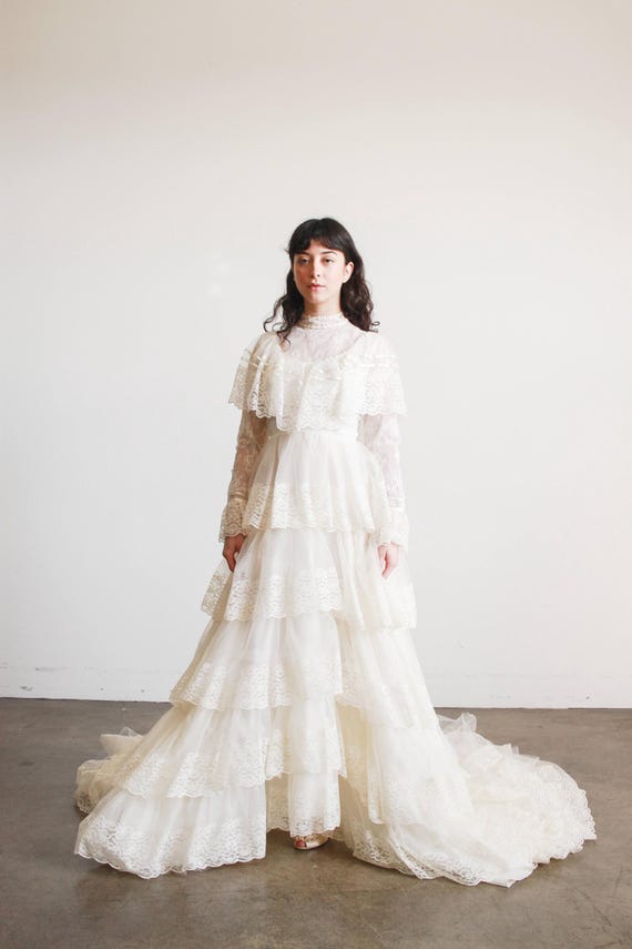 lace antique dresses Vintage Long Sleeves V Neck Wedding Princess Scoop Neck 5 Luxury High Neck Modest Long