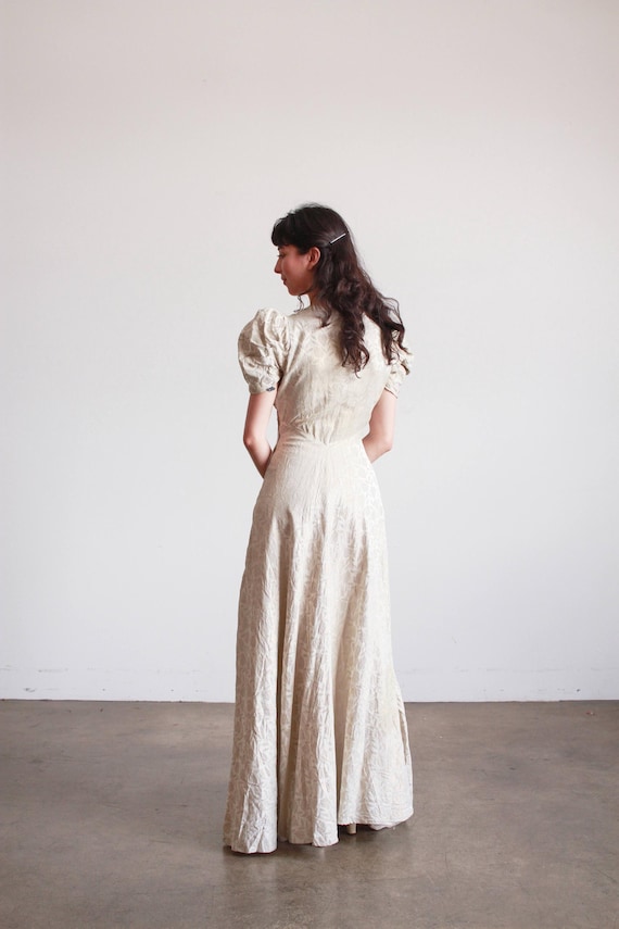 1930s Silver Jacquard Puff Sleeve Lame Dress - image 3