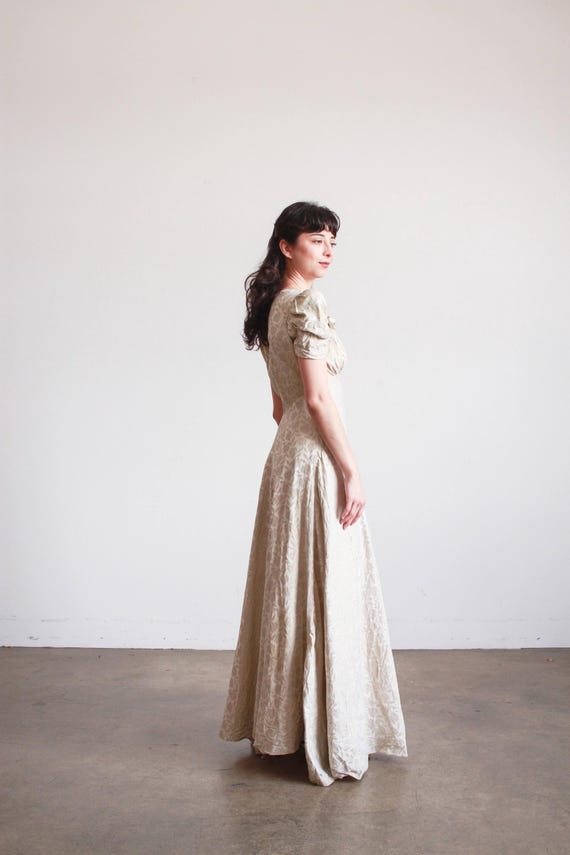 1930s Silver Jacquard Puff Sleeve Lame Dress - image 4