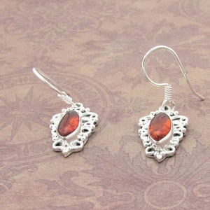 Boucles d'oreilles pendantes marron miel, ambre de la Baltique naturel, argent sterling 925. Boucles d'oreilles automne, cadeau pour elle image 1