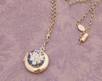 Double sides photo locket with chain, Vintage 1928 Necklace, Round Pendant with Dainty flowers. 21"length chain.