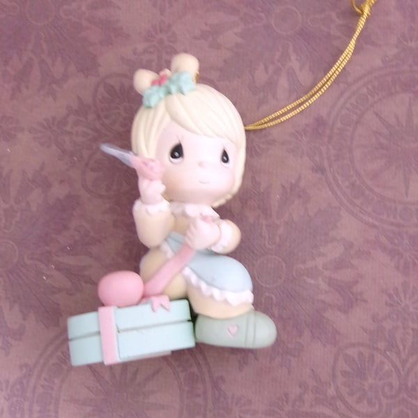 Precious Moments Ornament, Vintage PMI 1995 Girl Wrapping Gifts Ornament. Christmas Ornament. Gift for her.