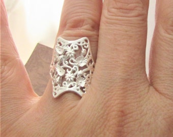 Silver floral ring. Plain silver, Beautiful Filigree style, Silver band with small flowers, Wide band, Gift for her.