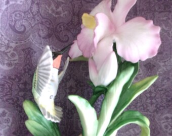 Hummingbird with Pink Iris flower figurine, Homco 1985 Masterpiece Bone China 7" T. Vintage Collectible. Gift for Her.