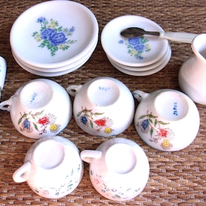 Mix and match Miniature Tea Set: 16 Pcs Japanese & French -Porcelain. Vintage pretty condition.