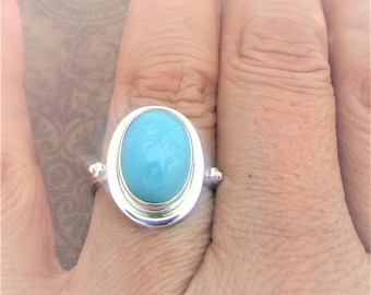 Türkis Silberringe: Arizona stabilisierter Türkis-Oval-Cabochon. 925 Sterlingsilber. Handarbeit.