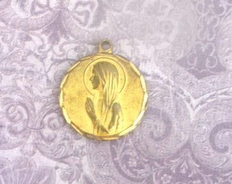 Medalla colgante religiosa antigua: Papa Pablo VI y Virgen María - Latón, 2,67 cm de diámetro.