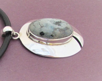 Pendentif pierre et argent très rare, magnifique gemme au look rustique, grand pendentif léger, cadeau pour elle.