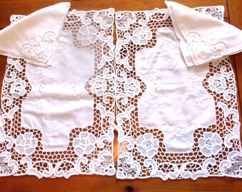 リネン製バッテンバーグレースのプレイスマットとナプキン：プレイスマット2枚とナプキン2枚セット。新品・ヴィンテージ