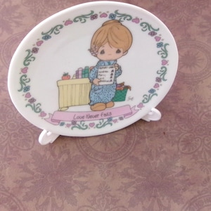 Precious moments Ceramic Collector&#39;s Plate, Enesco (1994) &quot;Love Never Fails.&quot;, Gift for girls, Womens, Collectors.