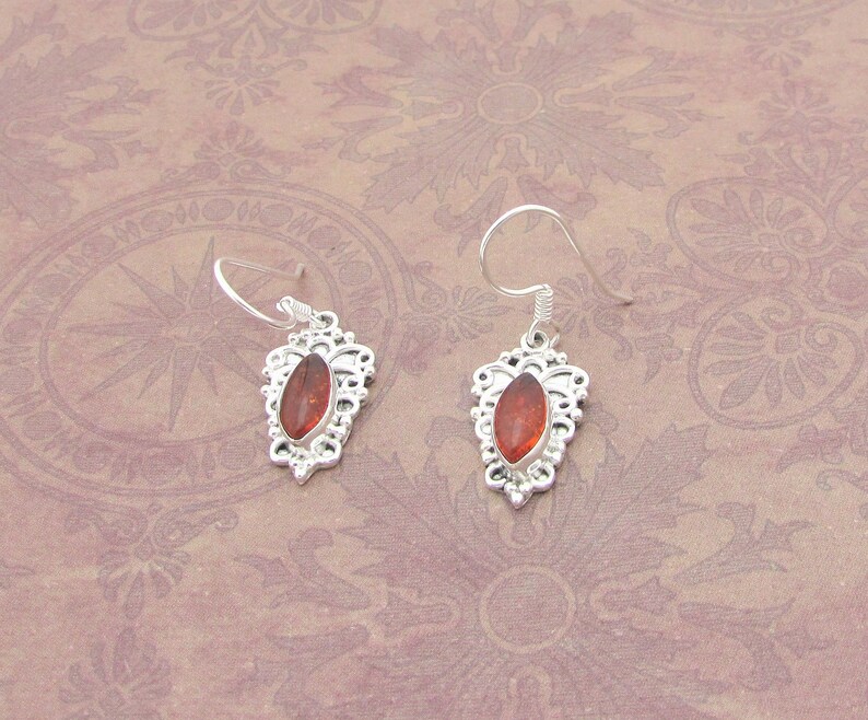 Boucles d'oreilles pendantes marron miel, ambre de la Baltique naturel, argent sterling 925. Boucles d'oreilles automne, cadeau pour elle image 9